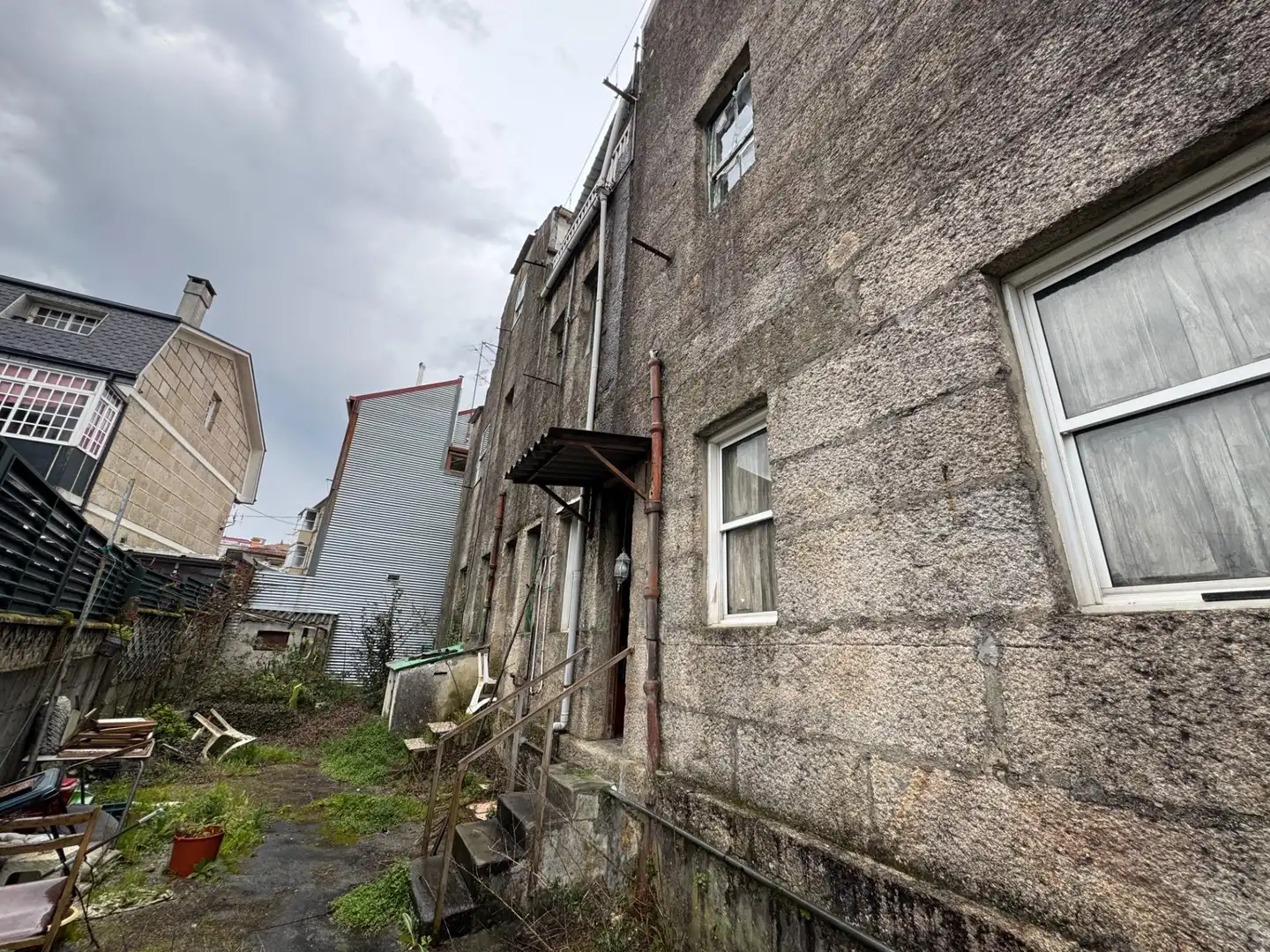 Vista exterior de Edificio en venta en Vigo 
