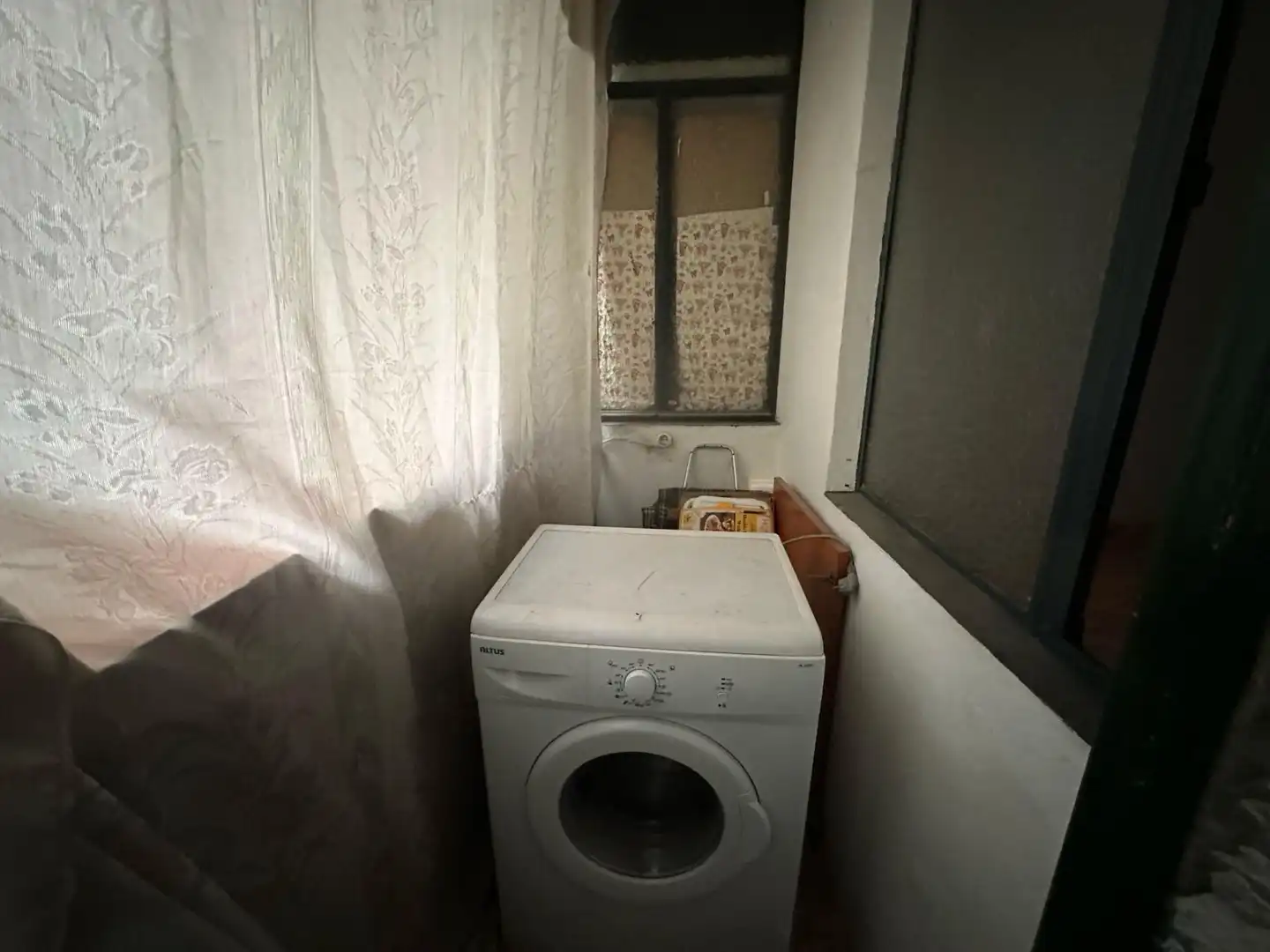 Bany de Pis en venda en Ubrique amb Balcó