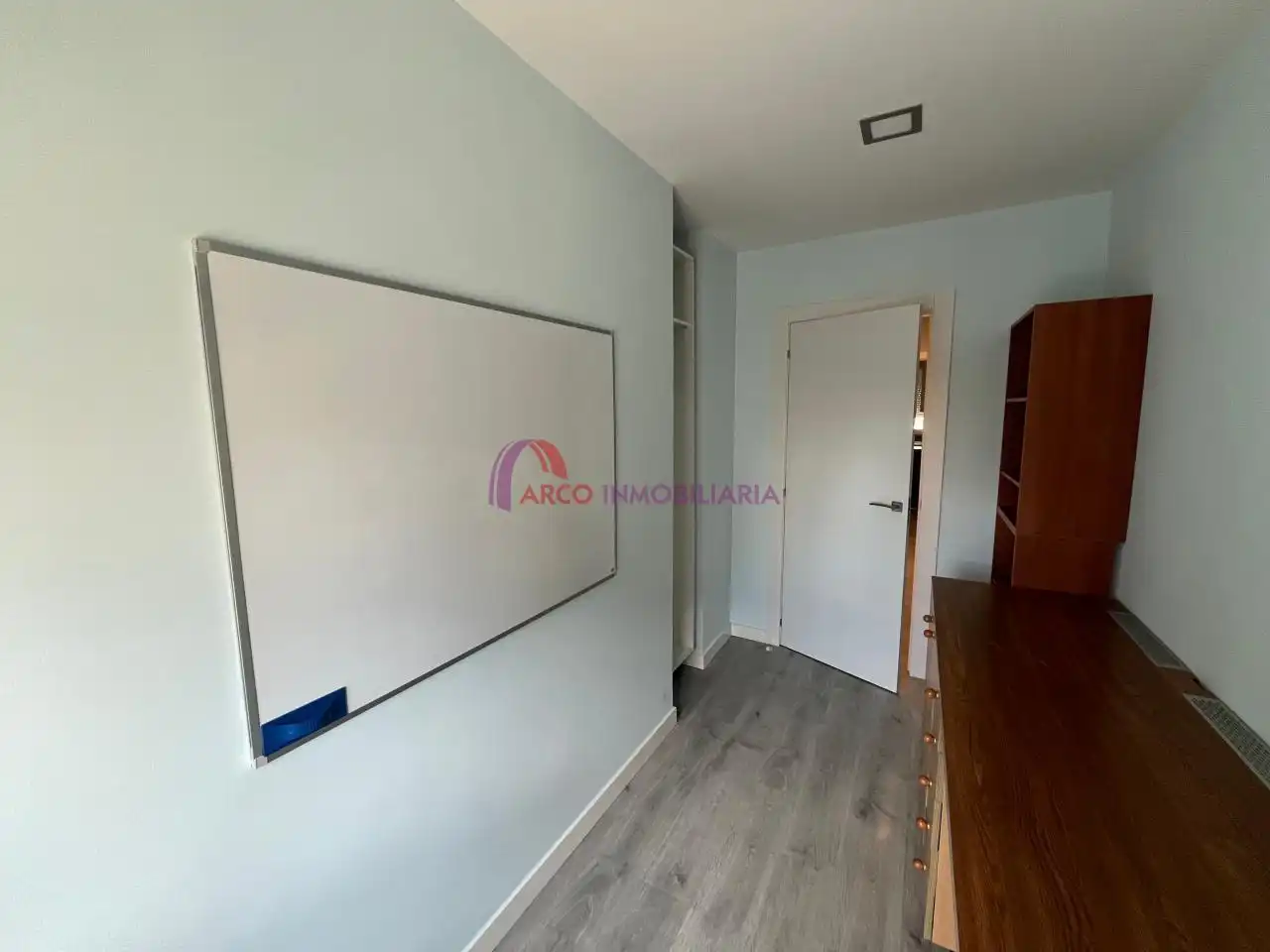 Dormitori de Apartament en venda en Burgos amb Calefacció, Terrassa i Traster