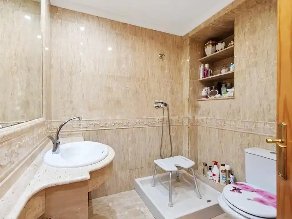 Bany de Pis en venda en Estepona amb Terrassa i Balcó