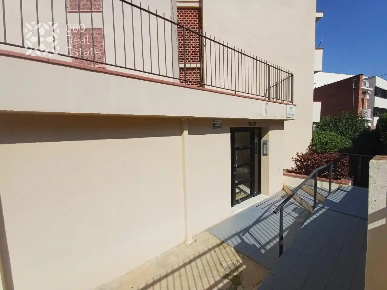 Außenansicht von Wohnung zum Verkauf in Barcelona mit Terrasse und Gemeinschaftspool
