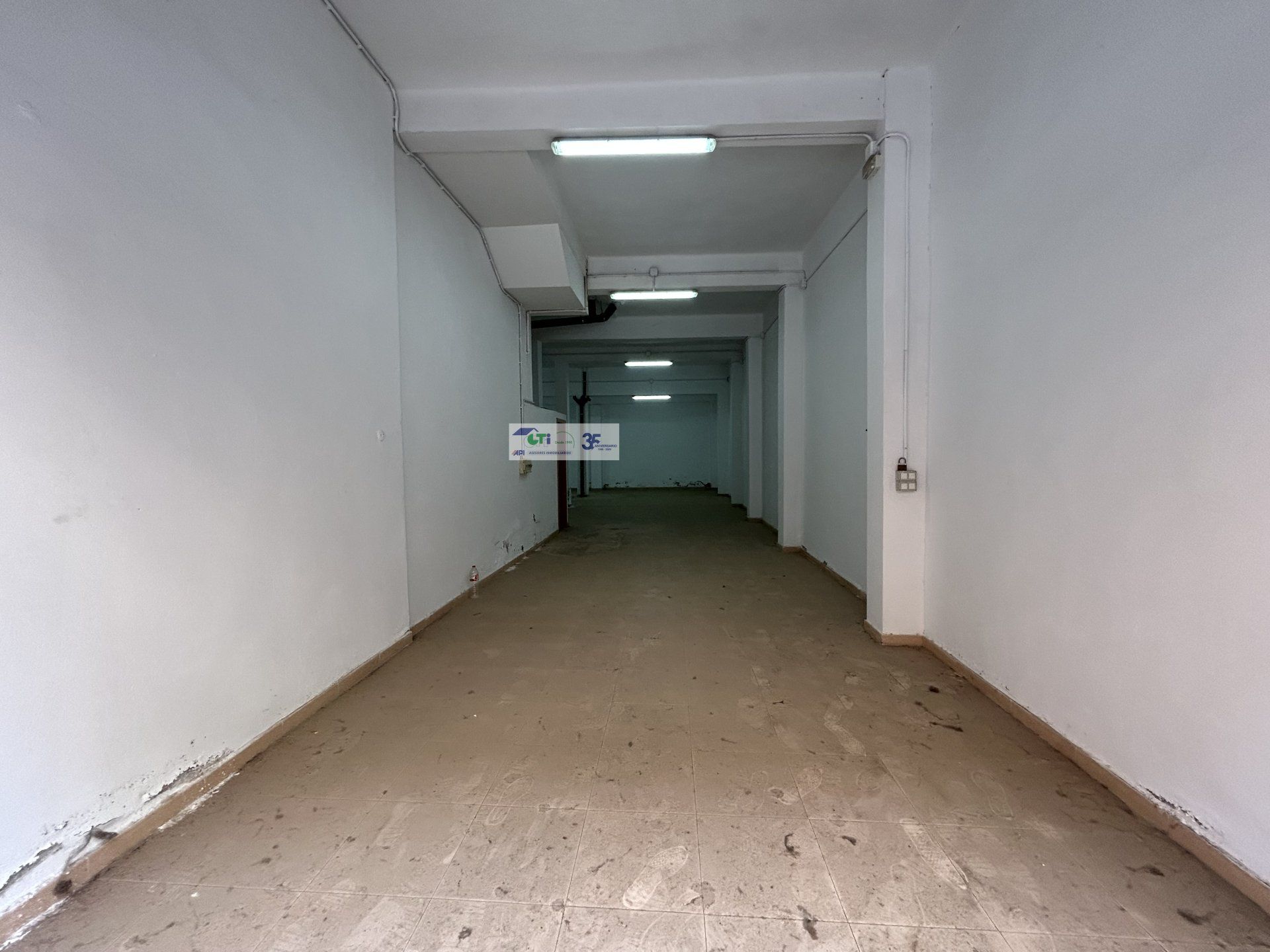 Premises for sale in  Zaragoza Capital