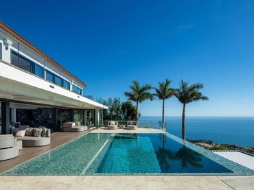 Casa con piscina en venta en Benalmádena pueblo