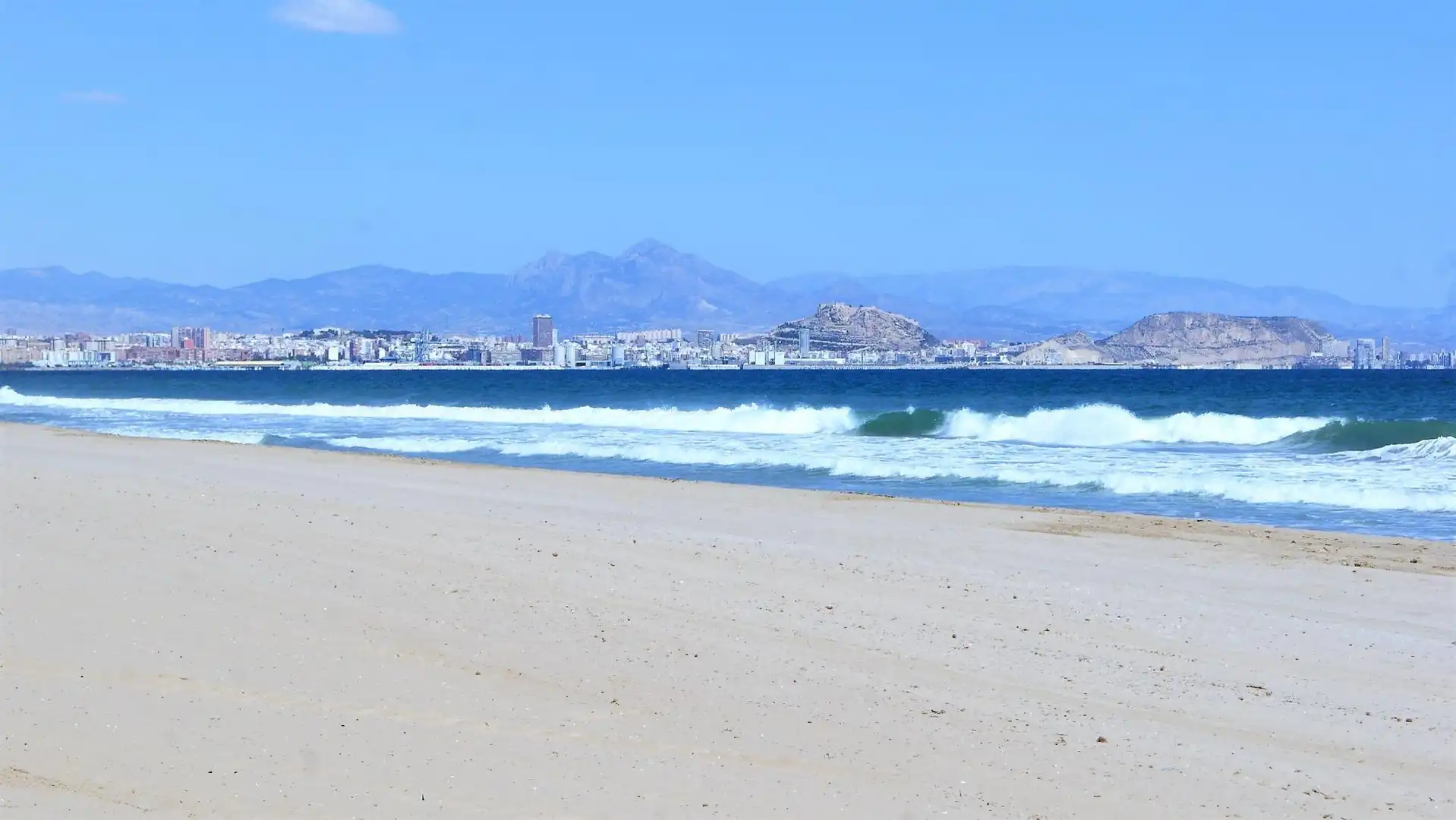 Vista exterior de Apartament en venda en Alicante / Alacant amb Jardí privat, Terrassa i Traster