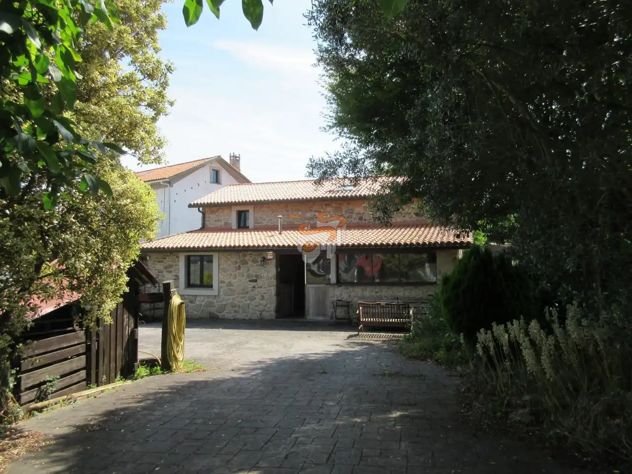 Vista exterior de Finca rústica en venda en Narón amb Calefacció, Jardí privat i Traster
