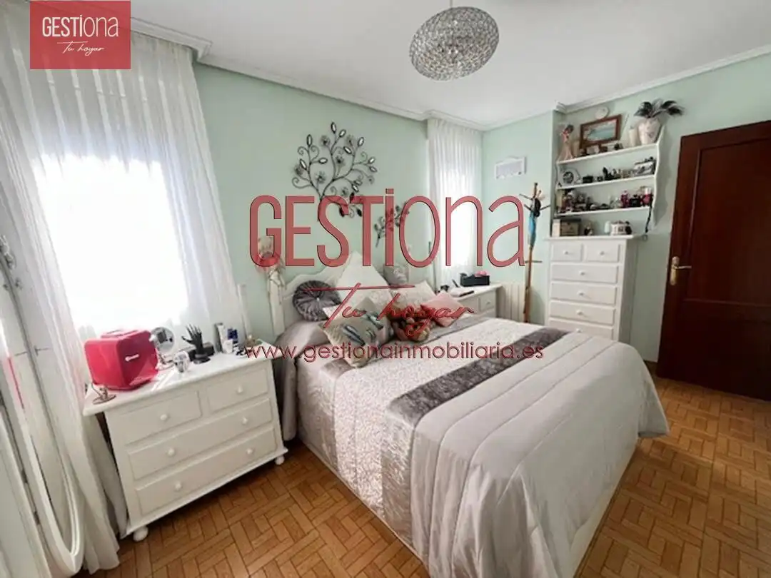 Habitación de Apartamento en venta en Noja con Calefacción, Jardín privado y Trastero