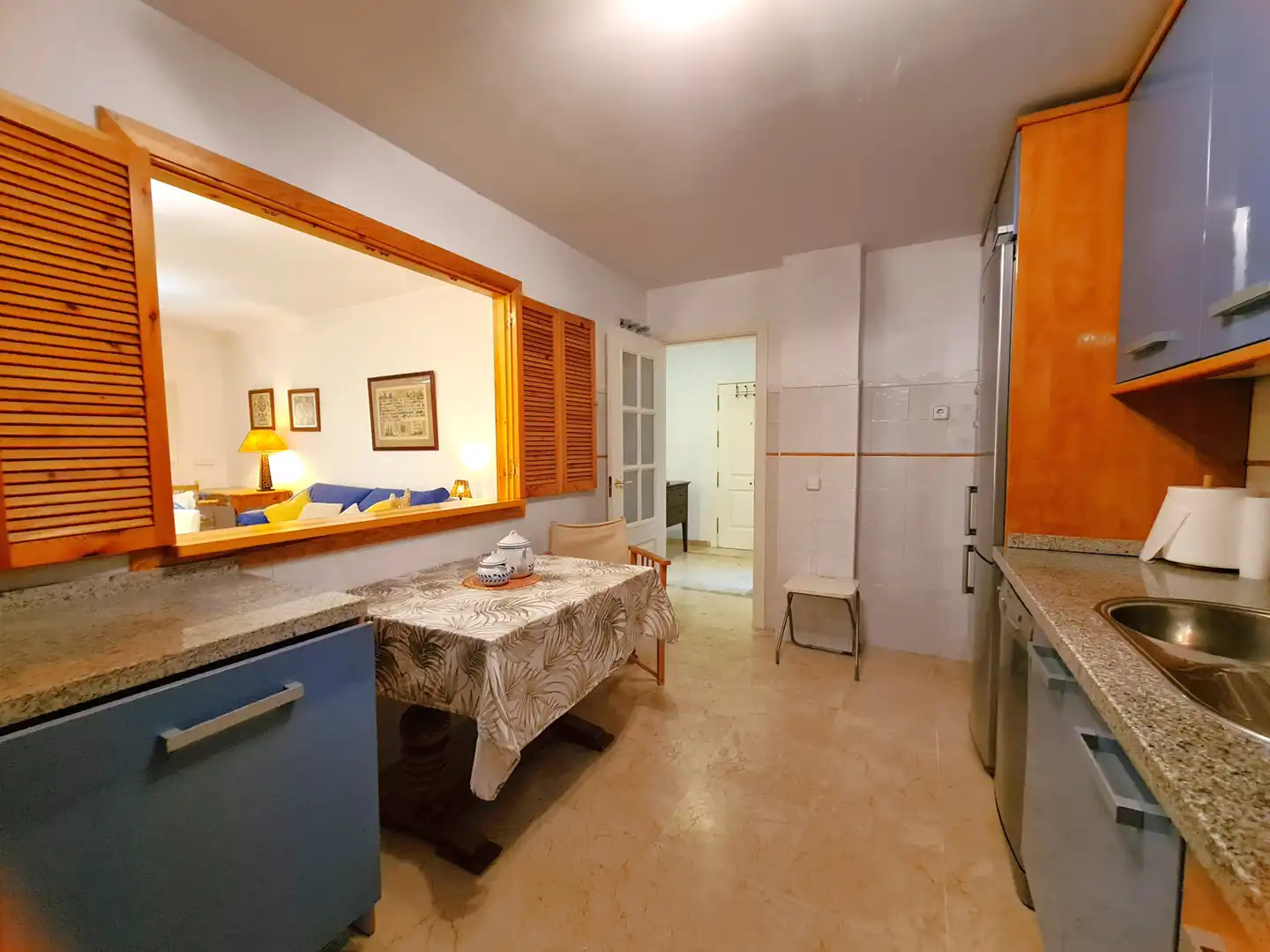 Cuina de Apartament en venda en Sotogrande amb Jardí privat, Terrassa i Moblat