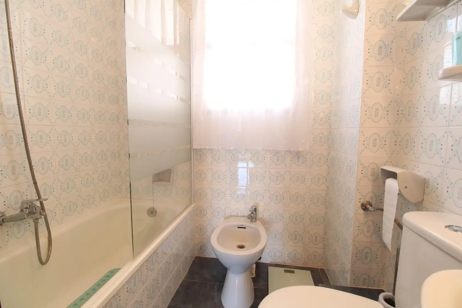 Baño de Apartamento en venta en Cullera con Terraza, Amueblado y Balcón