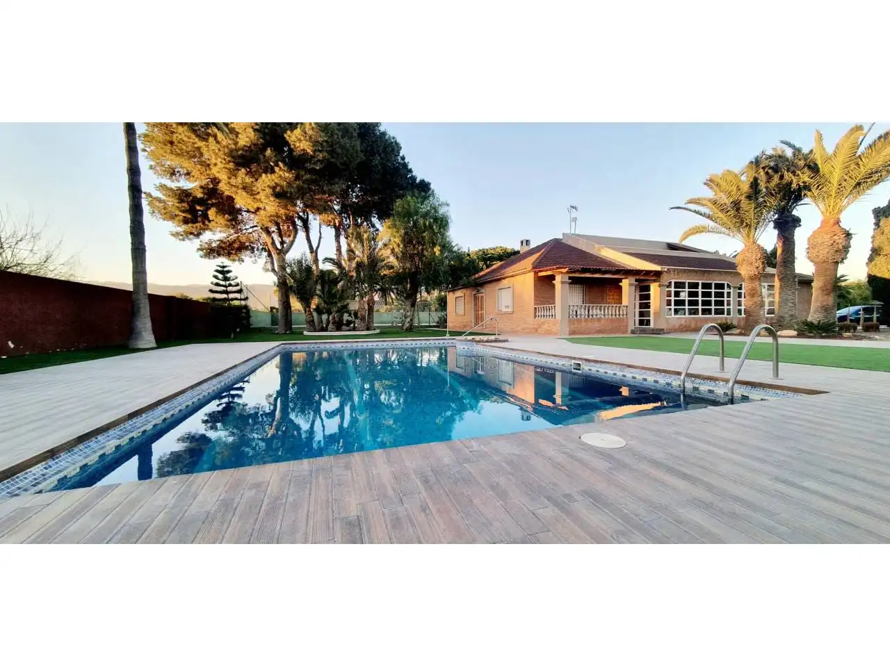 Swimming pool of Houses for sale in Roquetas de Mar  with Air Conditioner, Heating and Private garden