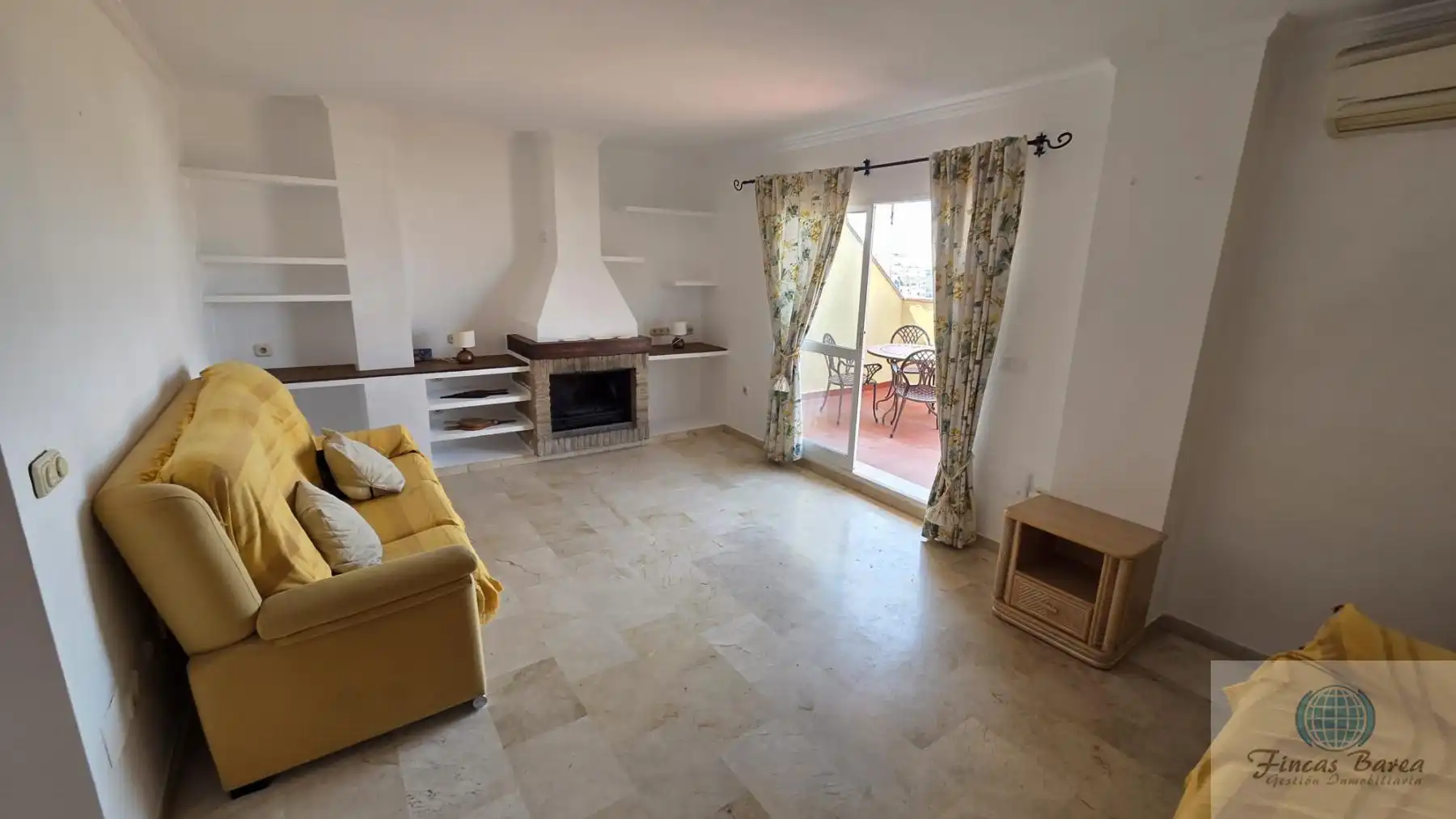 Sala d'estar de Àtic en venda en Fuengirola amb Aire condicionat i Terrassa