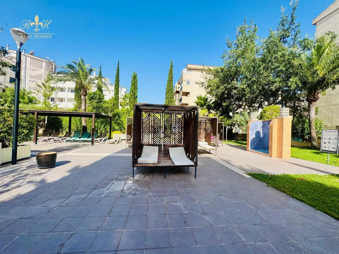 Außenansicht von Dachboden zur Miete in L'Alfàs del Pi mit Klimaanlage, Terrasse und Schwimmbad