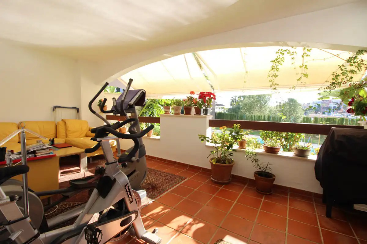 Apartamento con piscina en venta en Nueva Andalucía, imagen 5