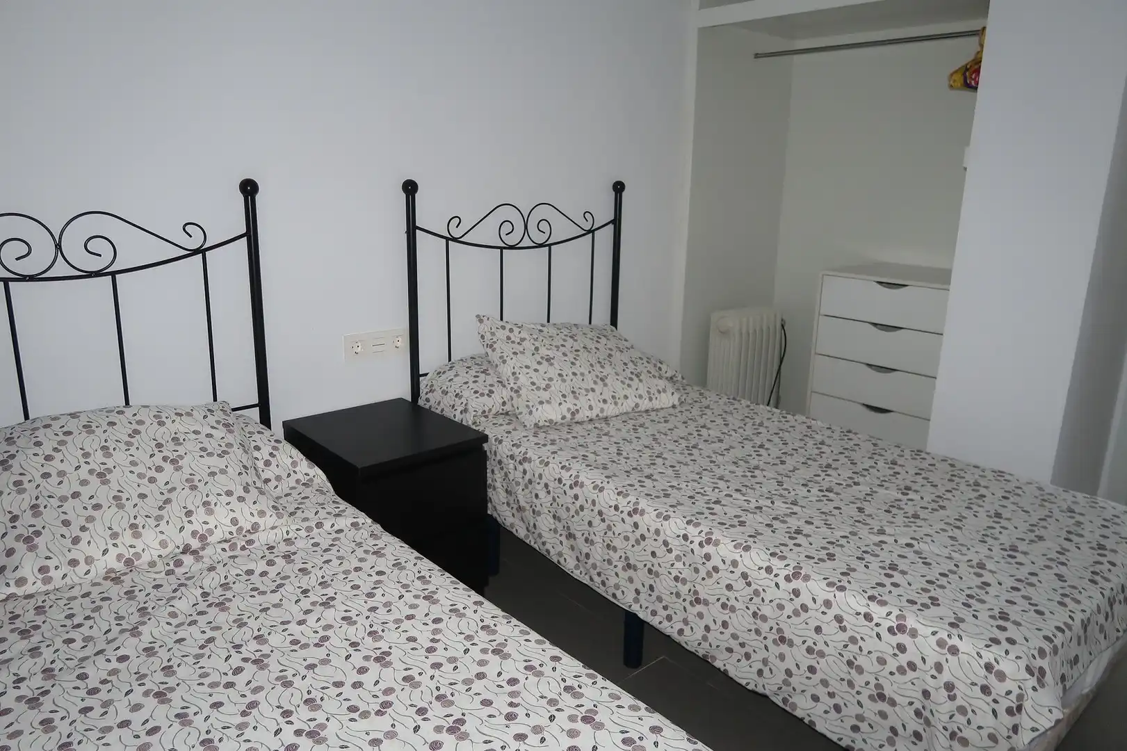 Dormitori de Apartament de lloguer en Almuñécar amb Terrassa, Moblat i Forn