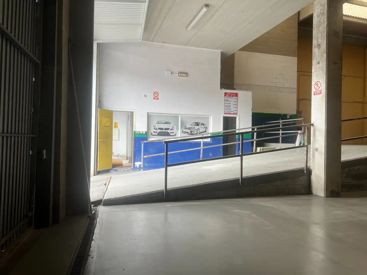 Nau industrial de lloguer en Ames amb Alarma