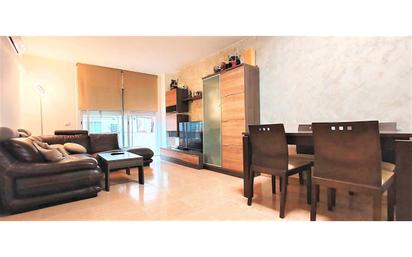 Living room of Flat for sale in Salt  with Air Conditioner and Terrace