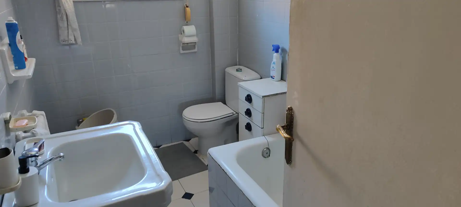 Bathroom of Flat for sale in Algeciras  with Heating, Terrace and Furnished