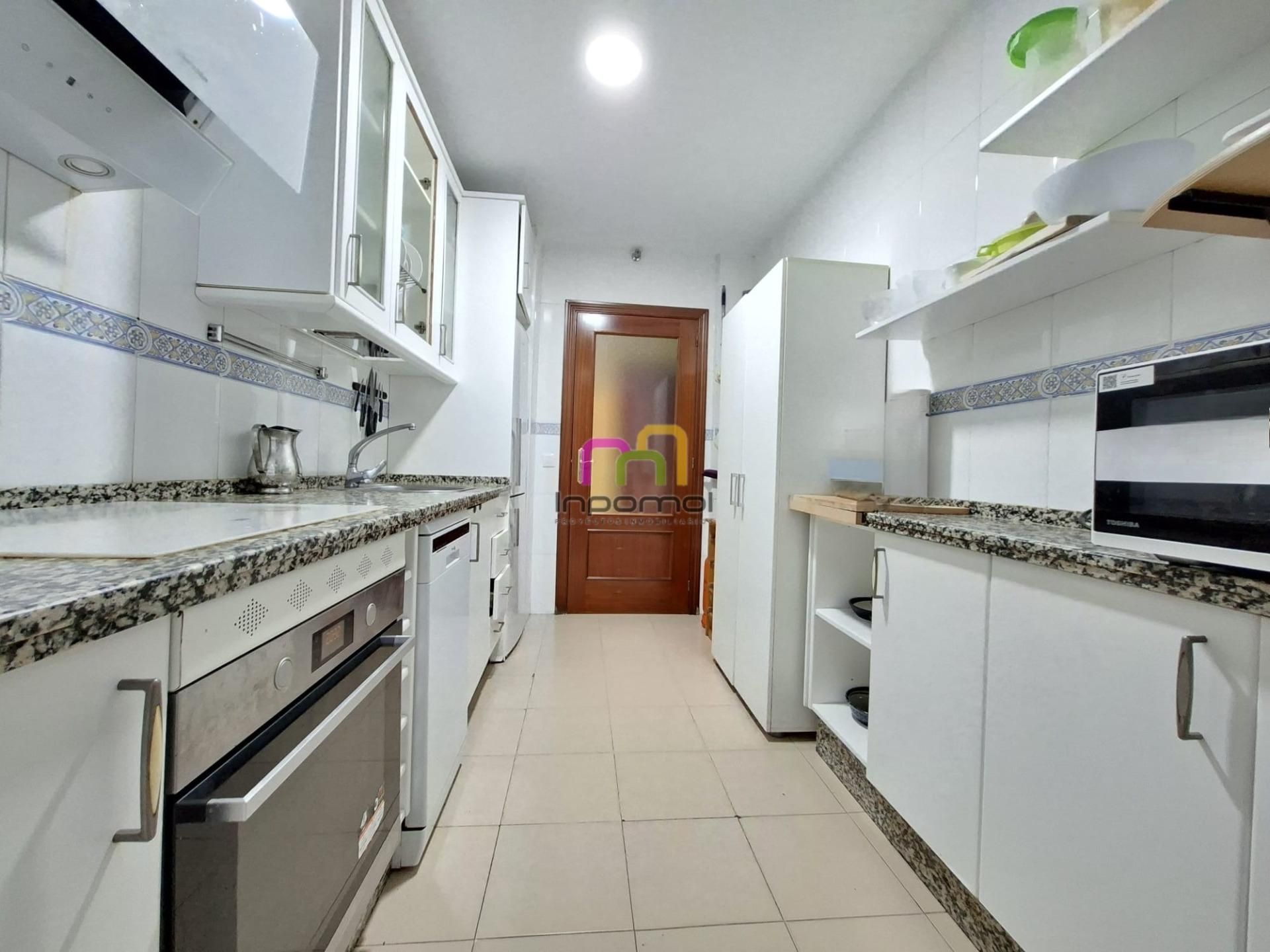 Kitchen of Apartment for sale in Badajoz Capital  with Air Conditioner