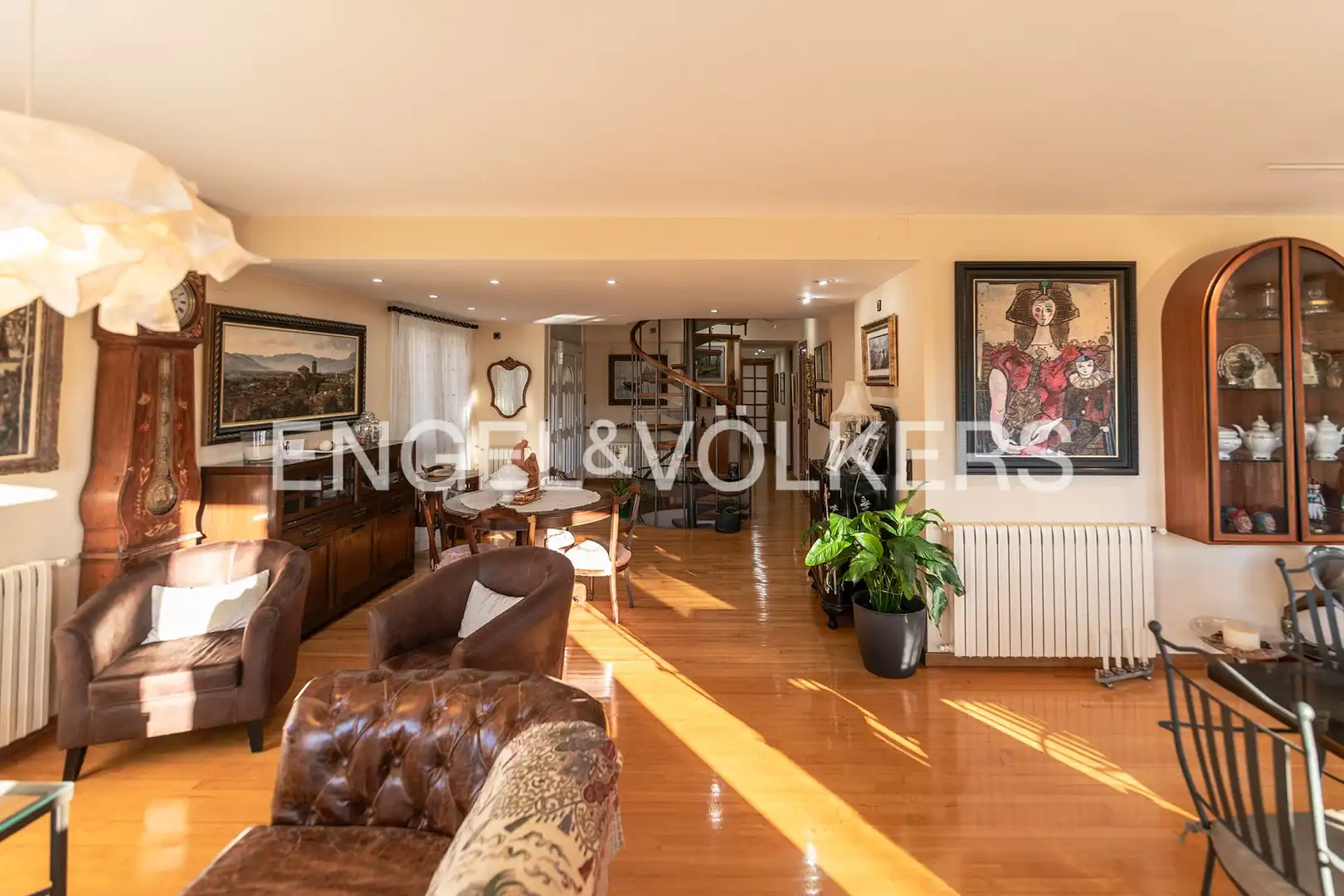 Sala d'estar de Casa o xalet en venda en La Vall d'en Bas amb Aire condicionat, Calefacció i Jardí privat