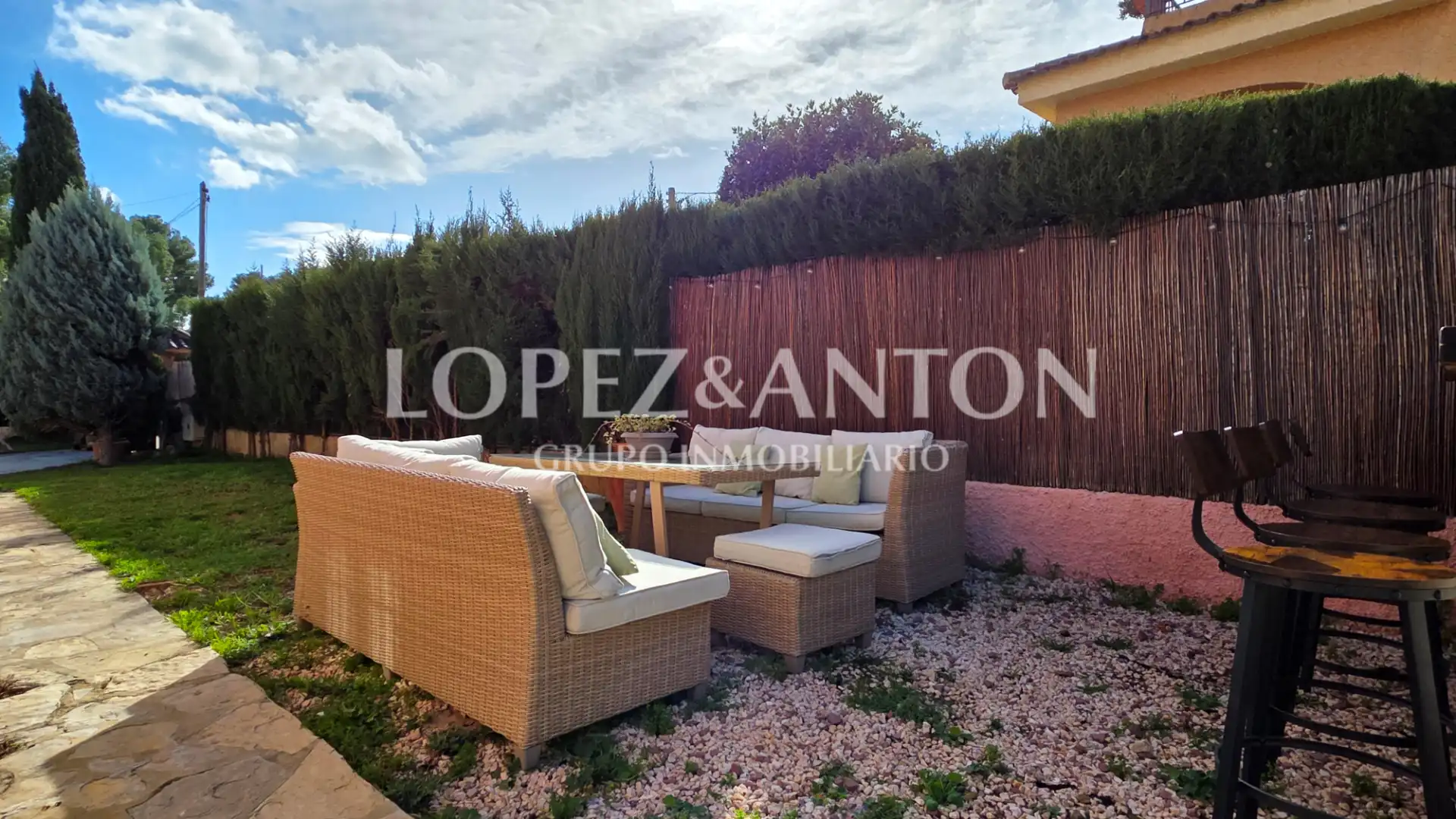 Terraza de Casa o chalet en venta en L'Eliana con Calefacción, Jardín privado y Parquet