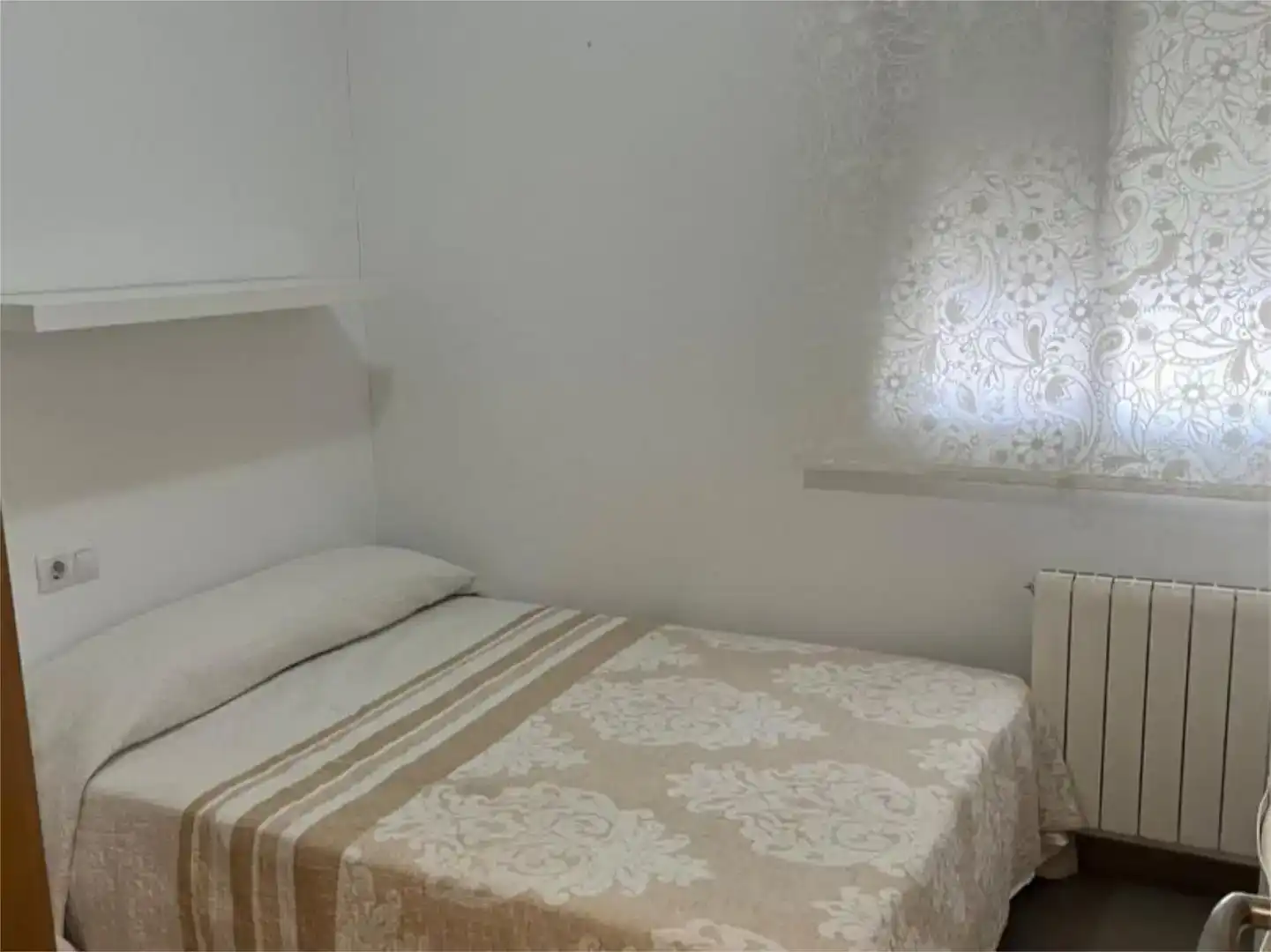 Dormitori de Casa o xalet de lloguer en La Pobla de Vallbona amb Aire condicionat i Piscina