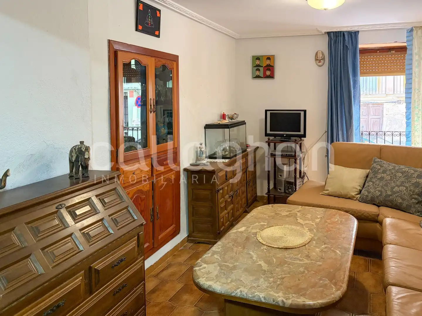 Sala d'estar de Casa o xalet en venda en Ontinyent amb Aire condicionat, Traster i Moblat