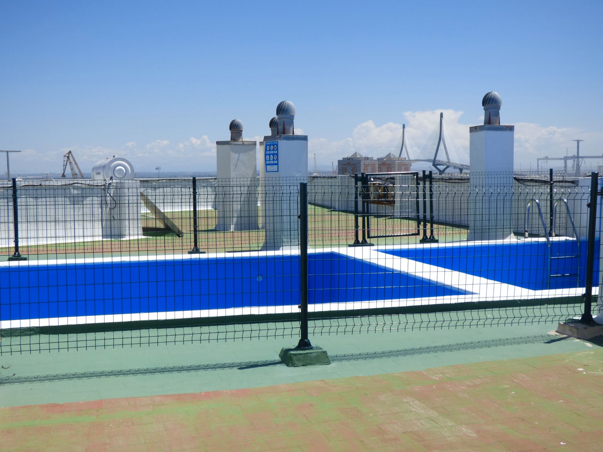 Swimming pool of Flat for sale in  Cádiz Capital  with Community pool