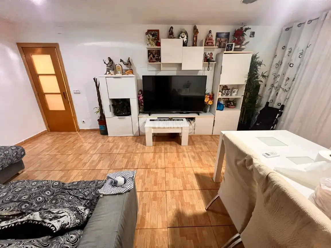 Wohnung zum Verkauf in Nou Barris, imagen 2