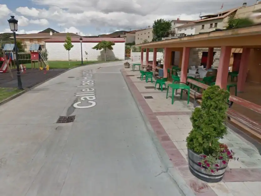 Local de lloguer en Baños de Ebro / Mañueta amb Aire condicionat, Calefacció i Terrassa