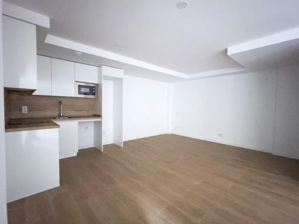 Ground floor for rent in Calle Libertad De La, La Navata