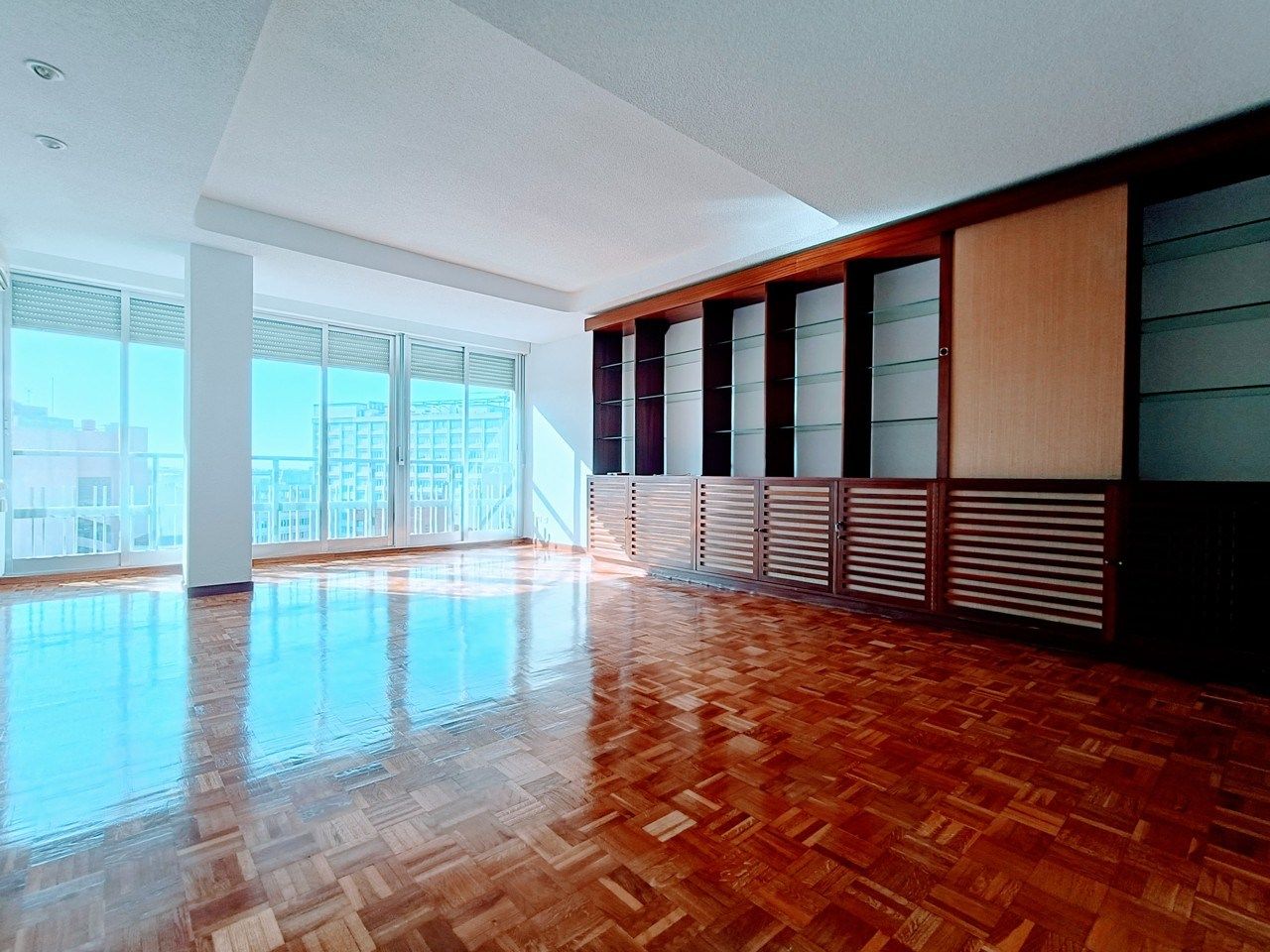 Sala d'estar de Pis de lloguer en  Madrid Capital amb Aire condicionat, Calefacció i Parquet