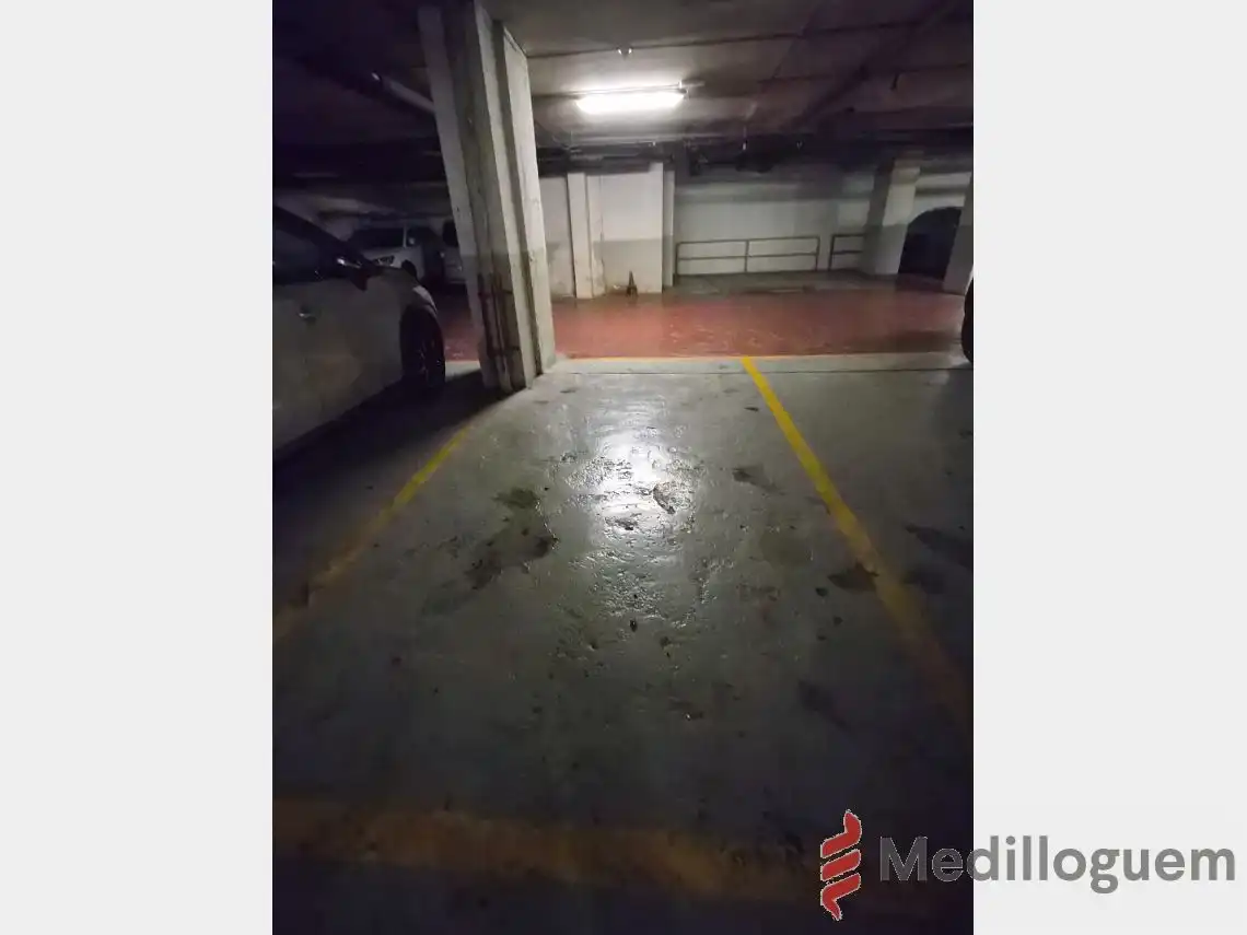Parking de Oficina de alquiler en Les Corts