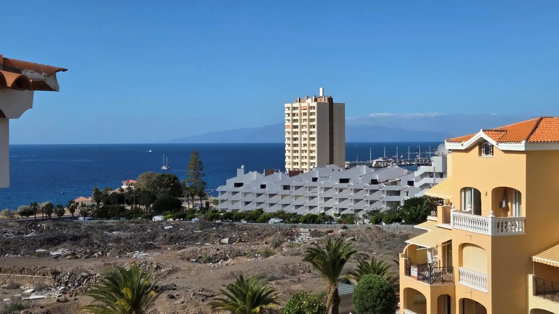 Vista exterior de Dúplex en venda en Arona amb Terrassa i Piscina comunitària