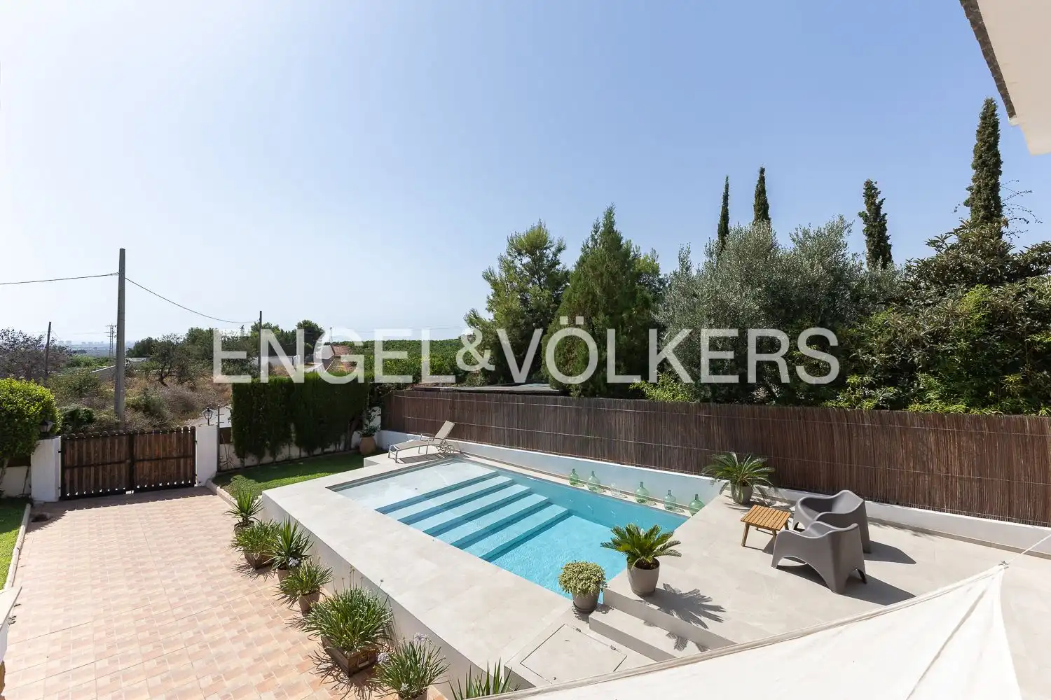 Schwimmbecken von Haus oder Chalet zur Miete in El Puig de Santa Maria mit Klimaanlage, Heizung und Privatgarten