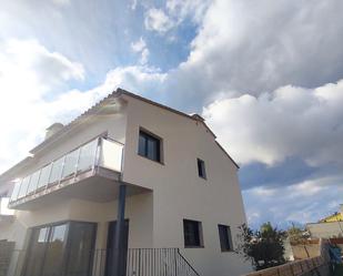 Vista exterior de Casa adosada en venda en Calonge amb Aire condicionat, Calefacció i Jardí privat