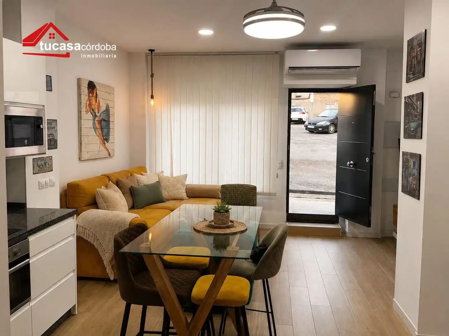 Sala d'estar de Apartament en venda en Córdoba amb Aire condicionat i Moblat