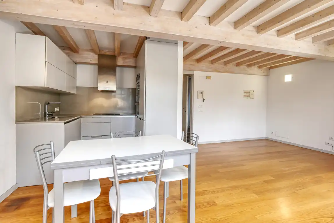 Kitchen of Flat for sale in Santiago de Compostela   with Storage room, Oven and Washing machine