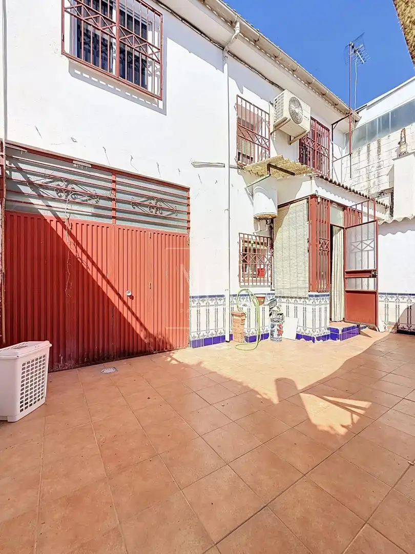 Vista exterior de Casa adosada en venta en Albolote con Aire acondicionado y Balcón