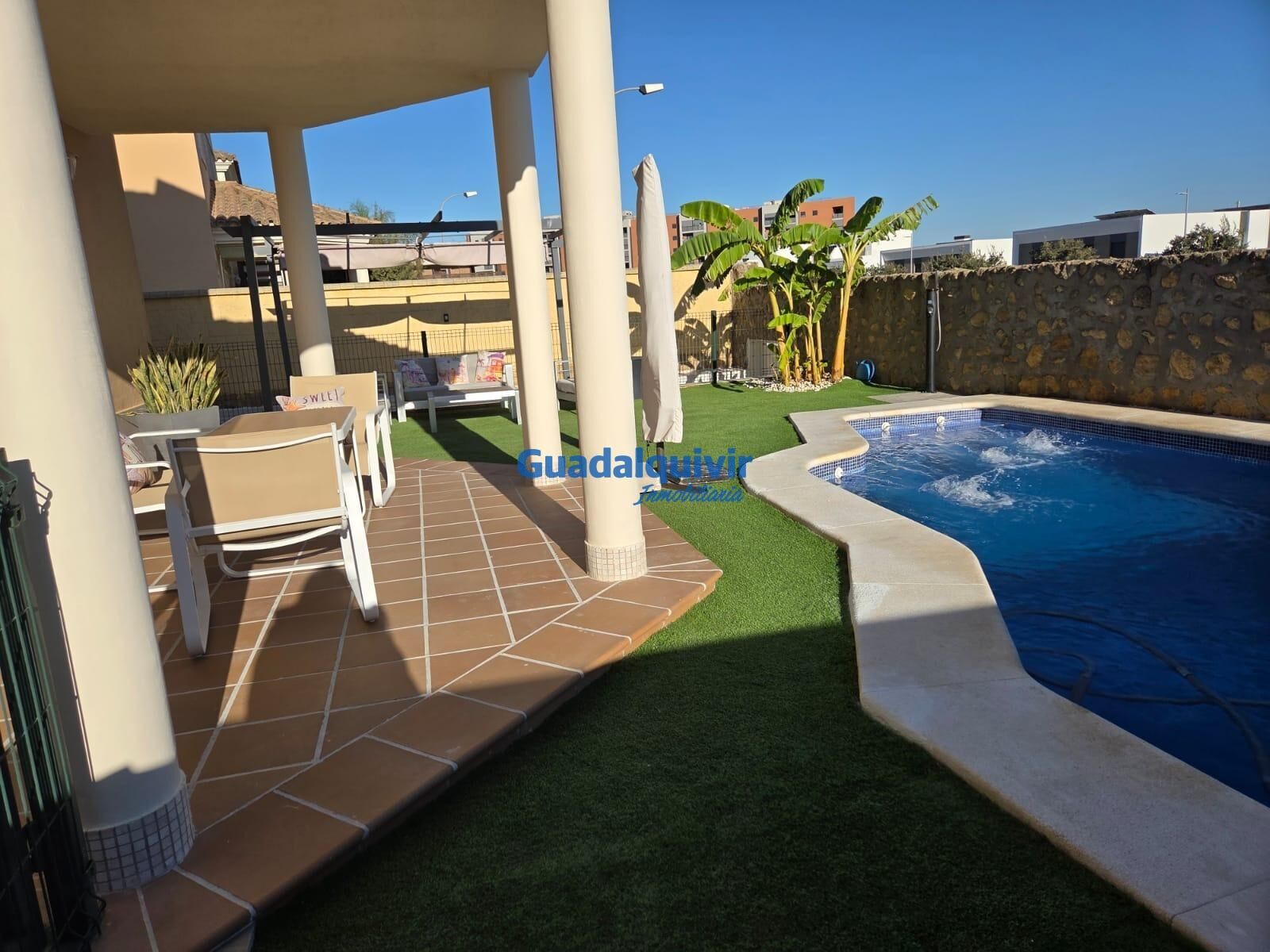 Swimming pool of House or chalet for sale in Montequinto  with Air Conditioner, Private garden and Swimming Pool