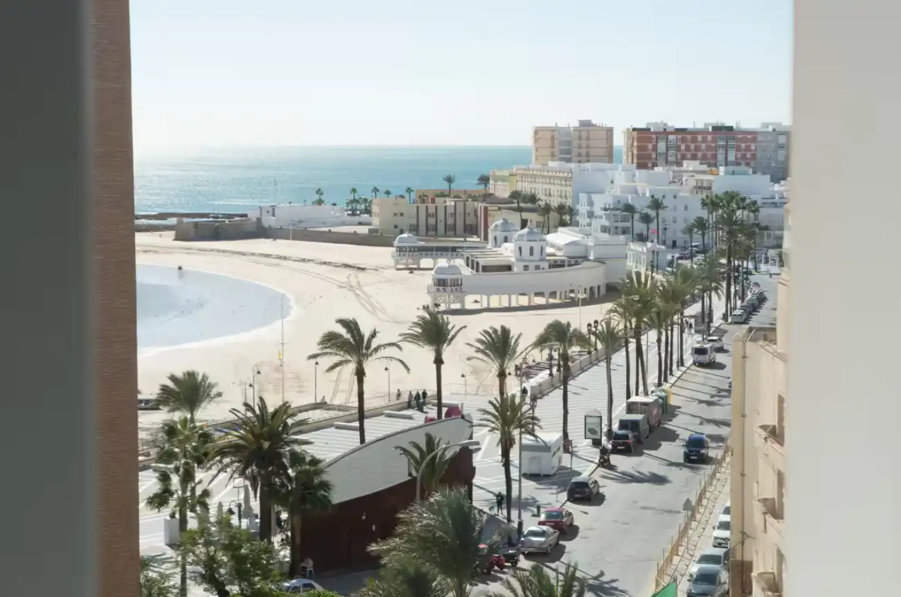 Exterior view of Apartments for rent in Cádiz  with Air Conditioner, Heating and Parquet flooring