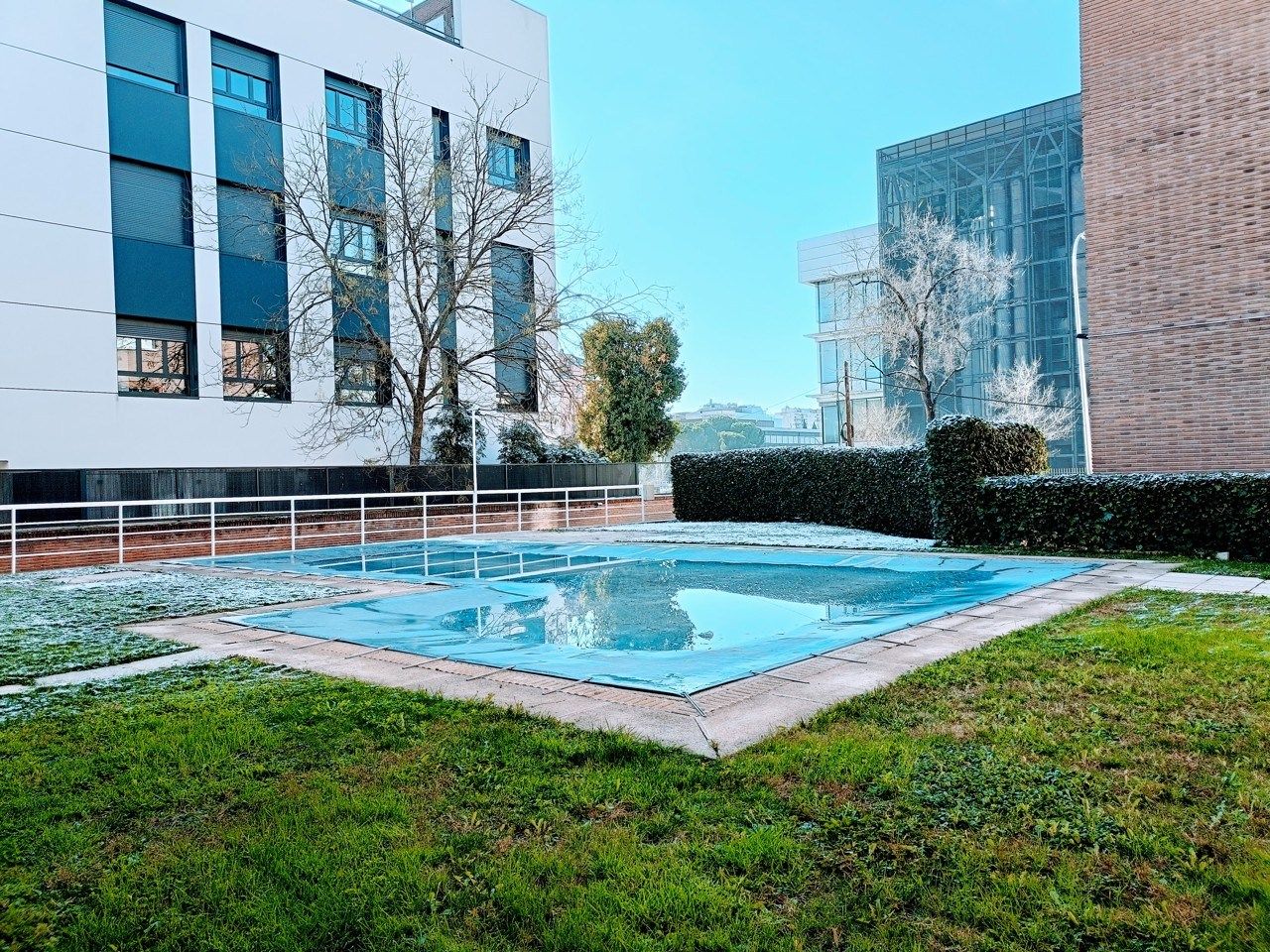 Swimming pool of Flat to rent in  Madrid Capital  with Air Conditioner, Heating and Terrace