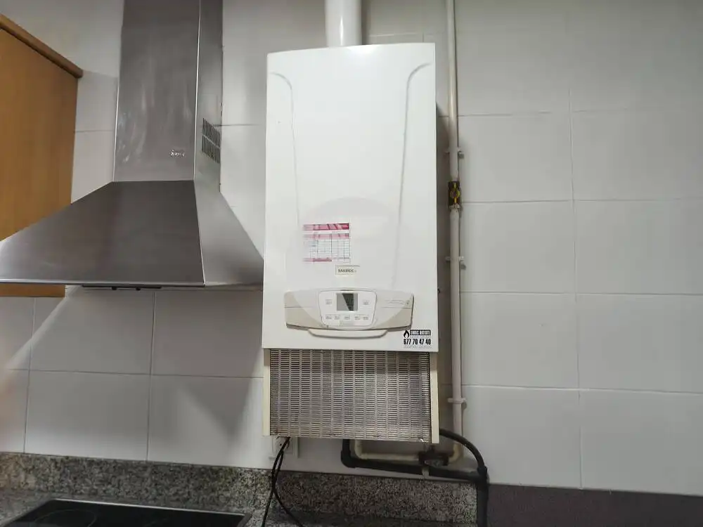 Cuina de Planta baixa en venda en Mollet del Vallès amb Calefacció, Terrassa i Piscina