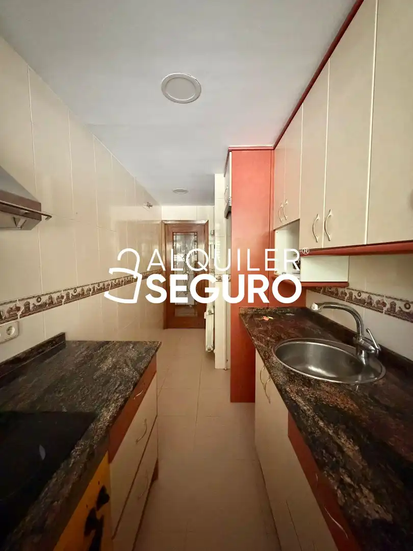 Kitchen of Flat for rent in Majadahonda  with Air Conditioner, Heating and Storage room