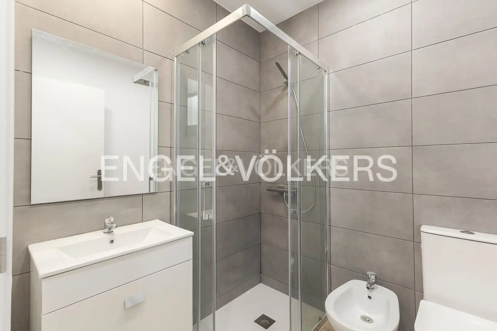Bathroom of Flat for sale in Barcelona  with Air Conditioner, Heating and Parquet flooring
