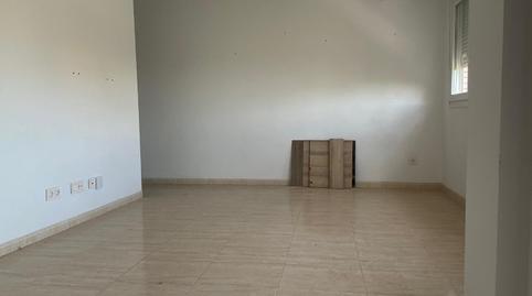 Foto 2 de Piso de alquiler en Deltebre, Tarragona