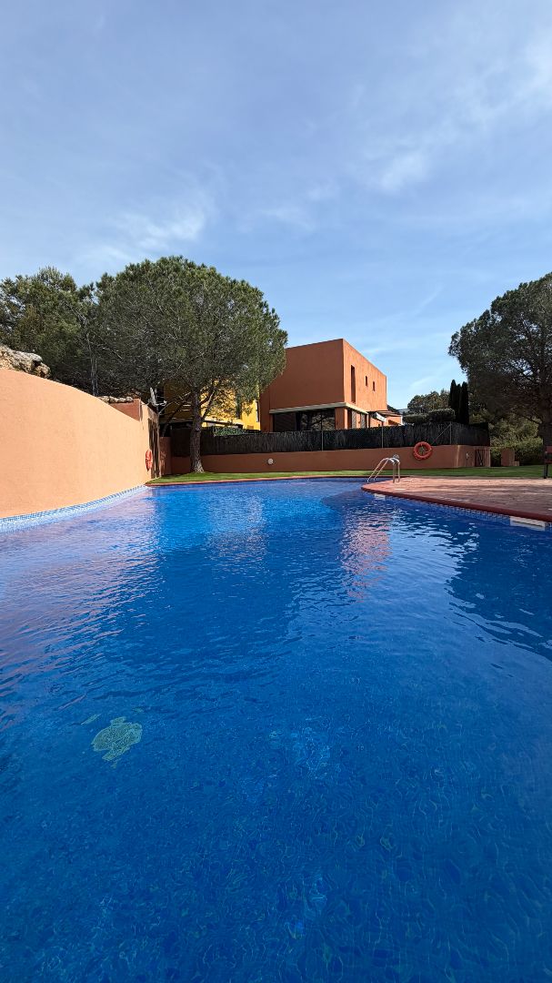 Piscina de Casa adosada en venta en  Tarragona Capital con Aire acondicionado, Calefacción y Jardín privado