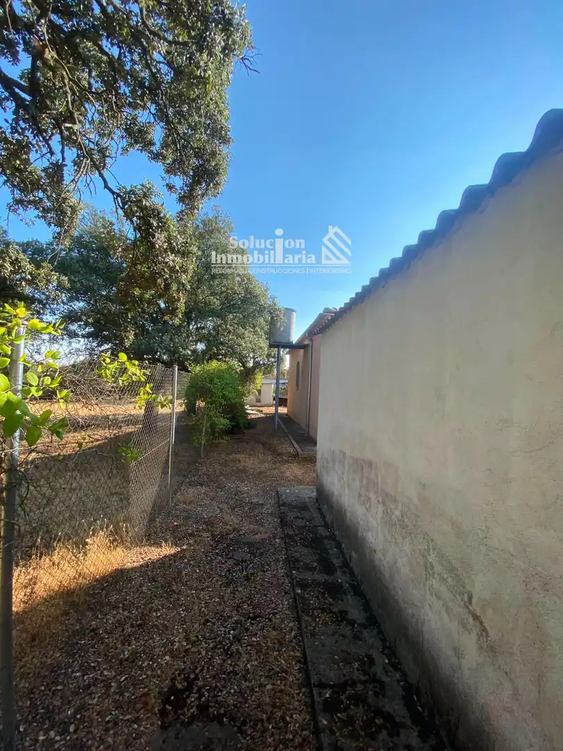 Casa o xalet en venda en Calvarrasa de Arriba amb Traster i Moblat