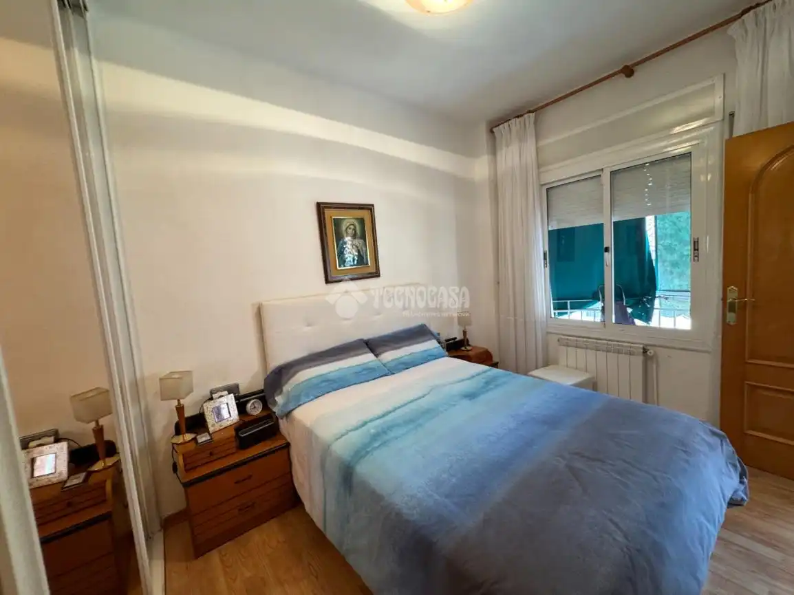 Schlafzimmer von Wohnung zum Verkauf in Barcelona mit Klimaanlage, Heizung und Terrasse