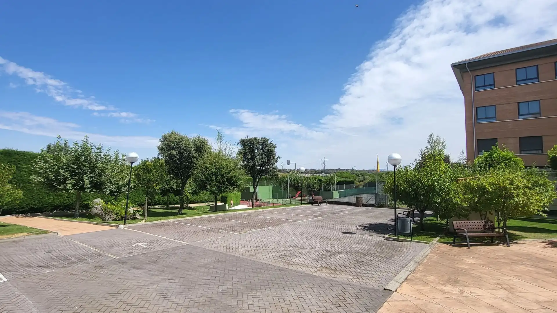 Parking de Piso de alquiler en Ávila Capital con Calefacción, Jardín privado y Terraza