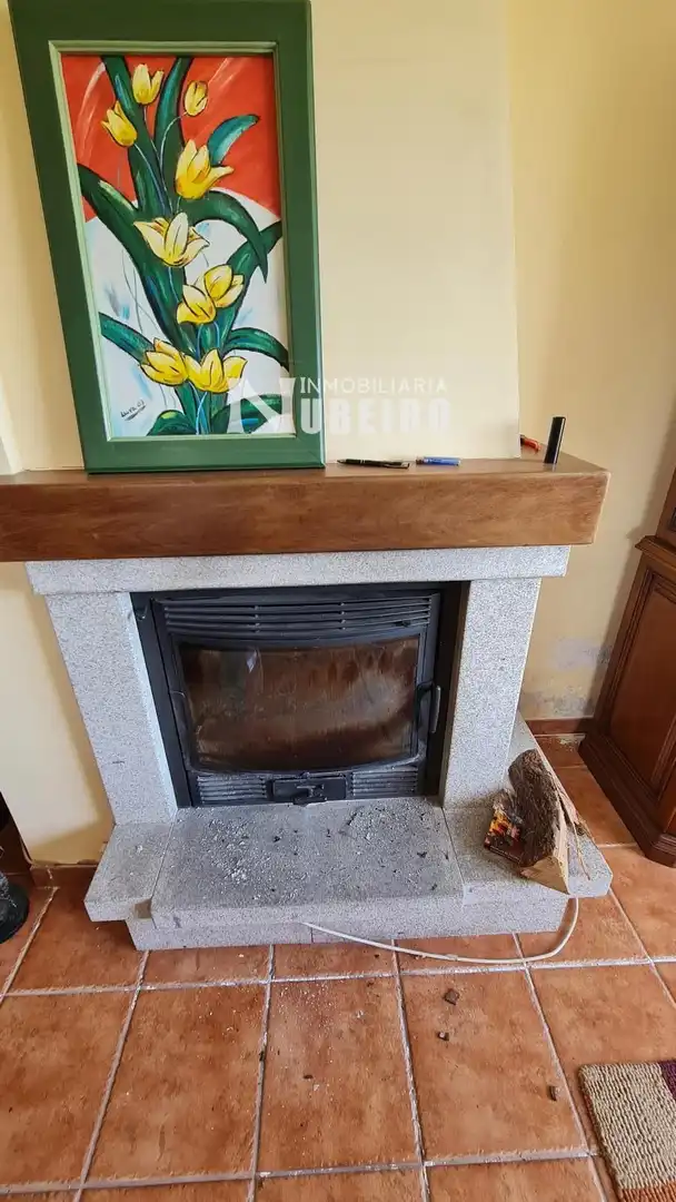 Sala d'estar de Casa o xalet en venda en Lugo amb Calefacció i Moblat