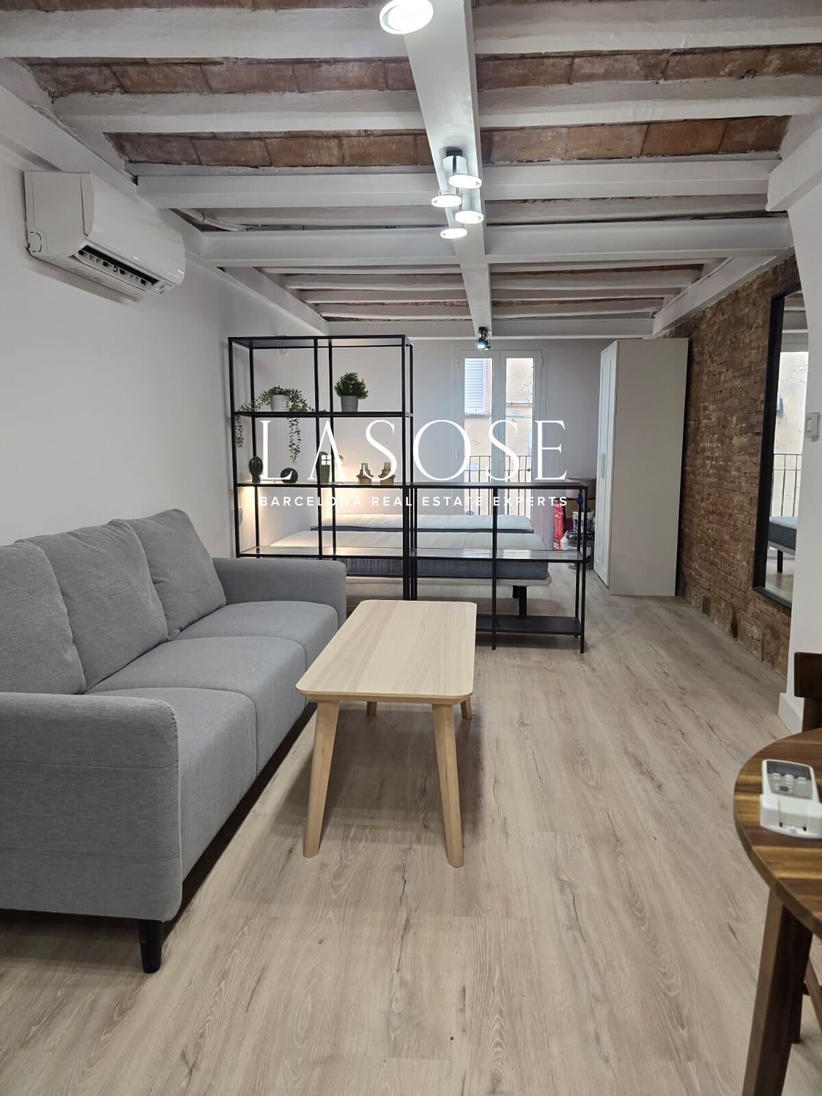 Living room of Apartment to rent in  Barcelona Capital  with Air Conditioner, Heating and Parquet flooring